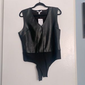 Seven7 black faux leather body suit XL NWT